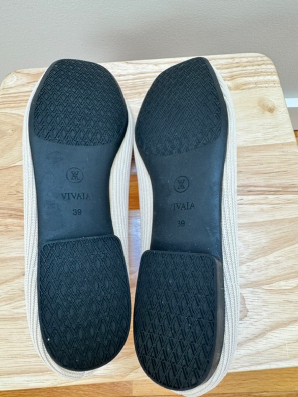 Vivaia Square Toe Flats - Picture 8 of 8